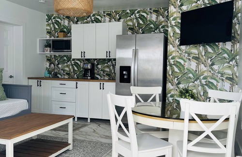 Boulevard Heights House | Private Tropical Oasis 10 minutes from Hard Rock Stadium