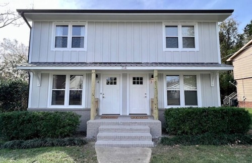 Apex House | Private, Updated Townhouse in DT Apex
