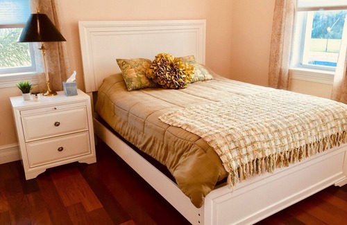 Fort Pierce House | PRIVATE DETACHED GUEST HOUSE 2 MINUTE WALK TO BEACH, SURROUNDED BY NATURE.