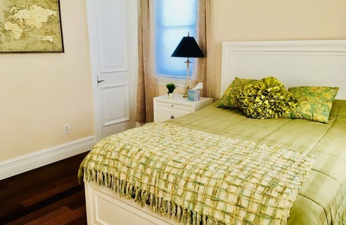 Fort Pierce House | PRIVATE DETACHED GUEST HOUSE 2 MINUTE WALK TO BEACH, SURROUNDED BY NATURE.