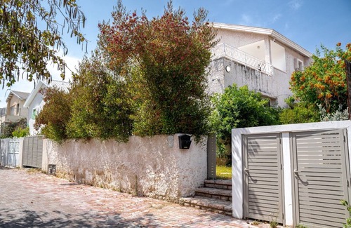 Herzliya Pituach House | private vacation home in ?