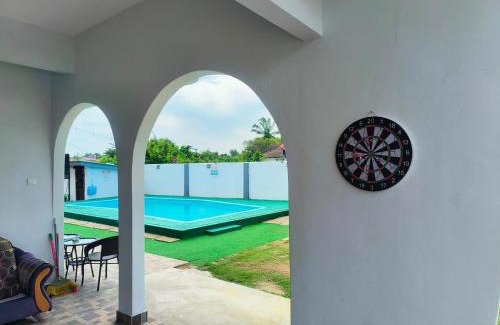 Port Dickson Villa | PRIVATE VILLA 6room near beach,wifi,netflix,fullchannel astro,privatepool,karaoke,cuckoo walking to beach