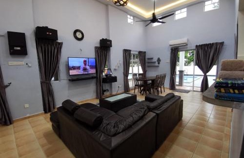 Alor Gajah House | PRIVATE VILLA LOT 986 at A'Famosa Resorts Melaka Villa, 5rooms, private pool, BBQ, KARAOKE with surcharge