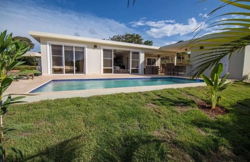 La Mulata Villa | Private villa minutes from the beach
