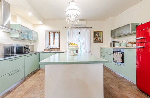 Montecatini Val di Cecina Villa | Private Villa with private pool, A/C, hot tub, WIFI, TV, pets allowed, panoramic view, parking