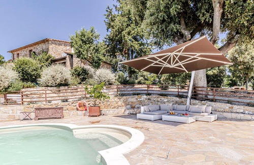 Montecatini Val di Cecina Villa | Private Villa with private pool, A/C, hot tub, WIFI, TV, pets allowed, panoramic view, parking