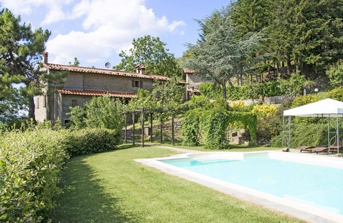 Pieve di Chio Villa | Private Villa with private pool, A/C, hot tub, WIFI, TV, terrace, panoramic view, close to Cortona