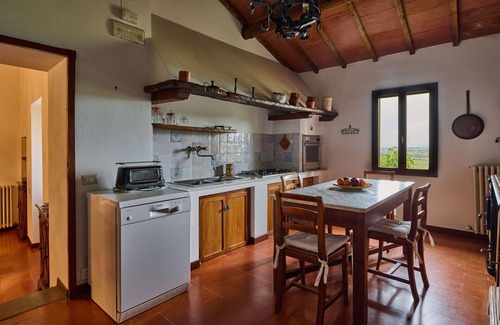 Agello Villa | Private Villa with private pool, WIFI, A/C, TV, patio, panoramic view, parking, close to Perugia