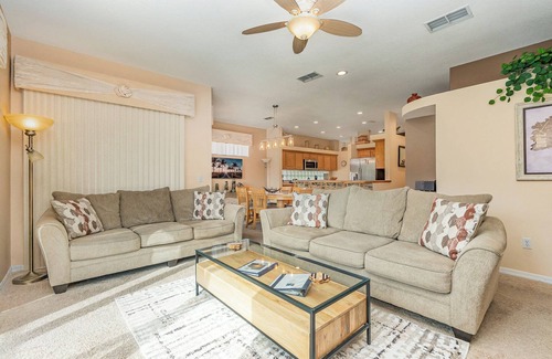 Sunset Lakes Villa | PRIVATE VILLA WITH SECURITY GATE, ON SUNSET LAKES-KISSIMMEE. 10MIN TO DISNEY :)