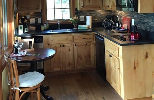 McMinnville Cabin | Private Vineyard Cabin in the Heart of Wine Country