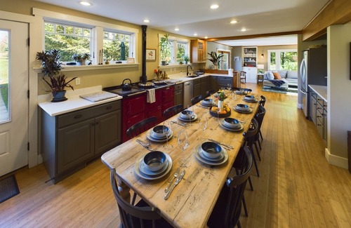 Underhill House | Private VT escape with views, soaking tub and luxury kitchen - pets welcome!