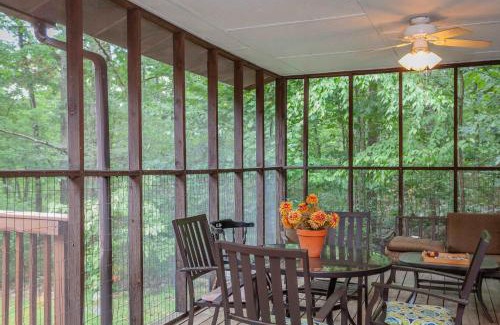 Luray House | Private w Screened Porch Deck & Pet-Friendly