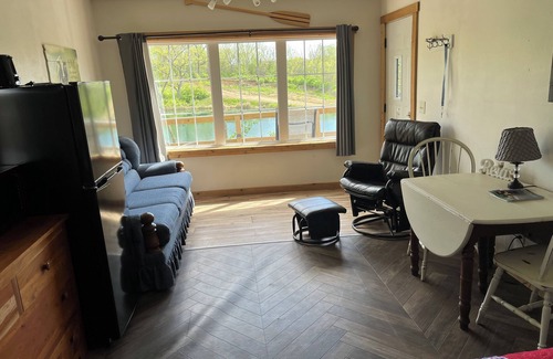 Columbia Cabin | Private Water Side Cabins