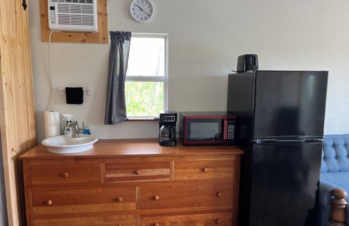 Columbia Cabin | Private Water Side Cabins