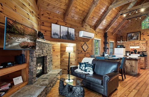 Gatlinburg Cabin | PRIVATE WATERFALL! STORYBOOK SETTING! RARE 1BR CABIN! SUMMER DISCOUNT