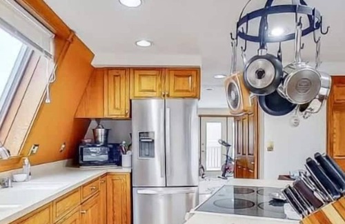 West Gardiner House | Private Waterfront Home on Your Own Peninsula!