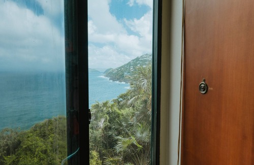 Estate Peterborg Villa | Private Waterfront 5 Bedroom Villa! Stunning views from every room!