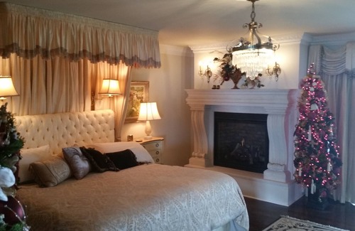 Port Colborne House | PRIVATE WATERFRONT