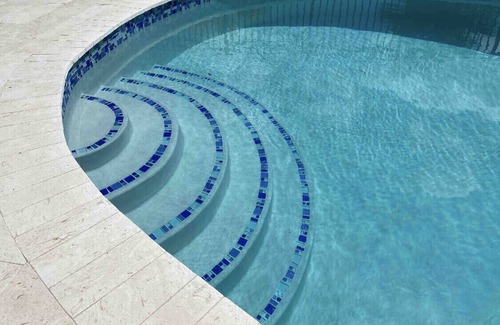 Golden Glades Apartment | Private Waterfront Studio Apartment.