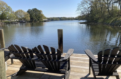 Reedville House | Private, Waterfront, Ultra-clean, Pet friendly, Kayaks, Canoe, Firepit, more!