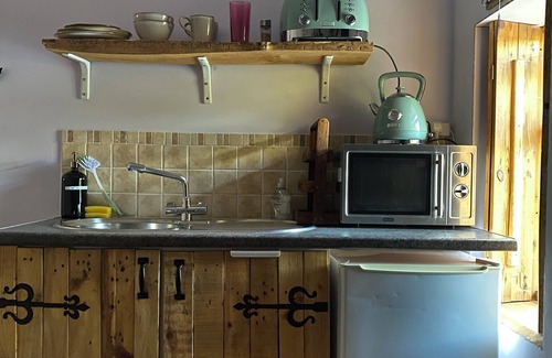 Glastonbury Cabin | Private whimsical cabin in centre of Glastonbury with secluded fairy garden