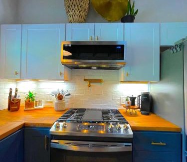 Forestville House | Private Wine Country-River Bungalow! Sunny Treetop Views - Pets Stay Free