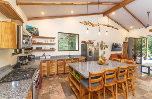 Manuel Antonio Villa | PrivateGem/3 miles to Manuel Antonio Beach/NatPark