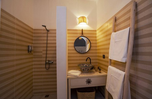 Bab Doukkala House | Privatized Riad Julilu
