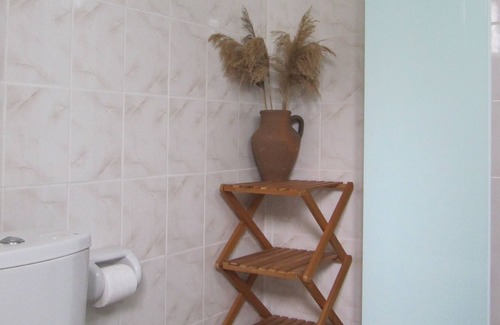Karavas Apartment | Privatwohnung mit 2 Schlafzimmern in der Nähe der Küste