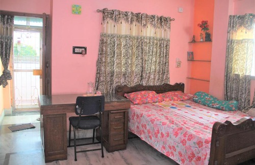 Tollygunge Apartment | Privet entry deluxe 1-bedroom