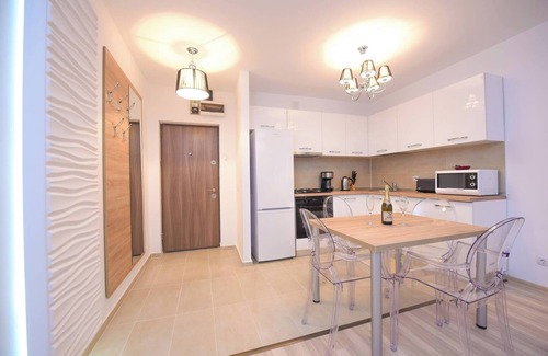 Bucharest City-Centre Apartment | Privilege Apartment - Two Bedrooms - 5 Guests - Cismigiu Gardens