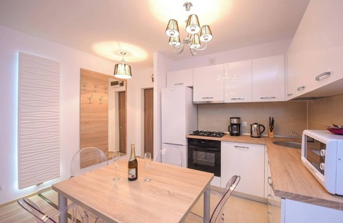 Bucharest City-Centre Apartment | Privilege Apartment - Two Bedrooms - 5 Guests - Cismigiu Gardens