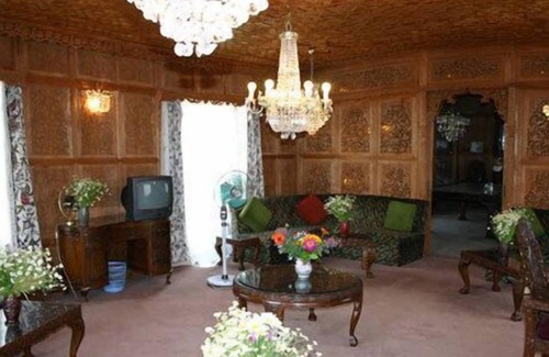 Nagin Bagh Hotel | Privilege Houseboats