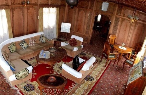 Nagin Bagh Hotel | Privilege Houseboats