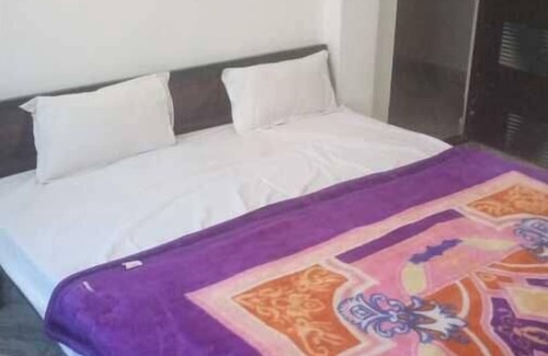 Varanasi House | Priyanshu Residency & Kartik Inn Guest