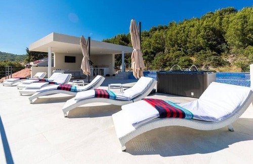 Prizba Villa | Prizba's Best Villa near Ratak Beach