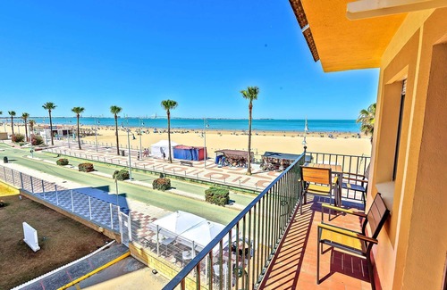 Valdelagrana Apartment | Probably the best first-line apartment at Valderagrana beach