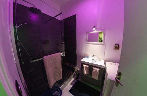 Henriville Apartment | Proche centre, 2 couchages, calme, lumineux