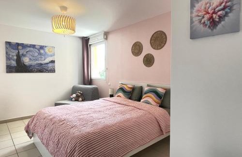 Bussy-Saint-Georges Apartment | Proche Disney Paris Appartement cosy et familial pour 4 Pers-Wifi-Parking Privé