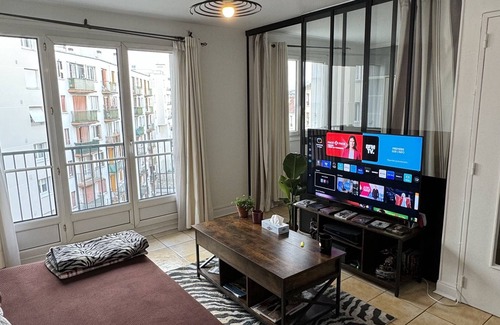 Le Kremlin-Bicetre Apartment | Proche du centre de Paris ! Appartement calme de 45m2 avec balcon