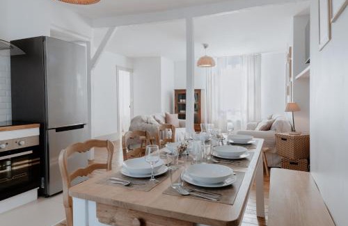 Beuzeville Apartment | Proche Honfleur Chaleureux Duplex Centre Ville 2