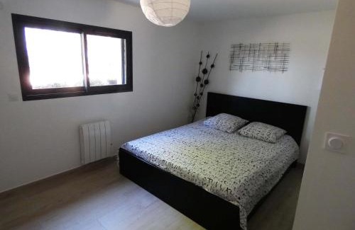 Clermont-l'Herault House | Proche Lac du Salagou, Chambre agréable avec salle d'eau et WC privé