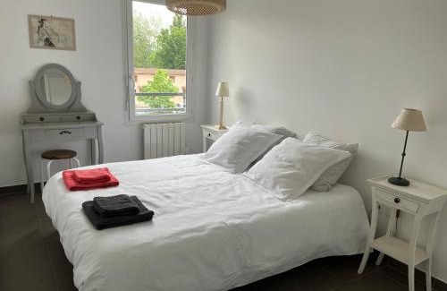 Craponne Apartment | Proche Lyon, Craponne centre Bel Apt T3 Terrasse