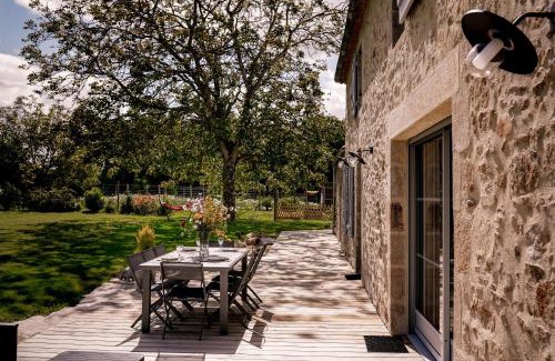 Mauleon House | Proche PuyDuFou - Gite Maison La Roulière