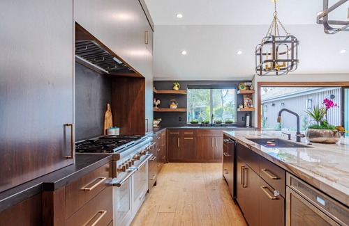 Sherman Oaks House | Production and Events only Modern luxury house with pool