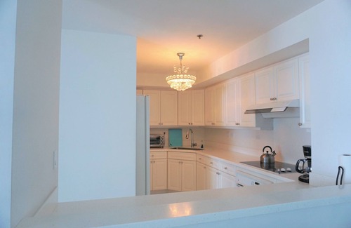 Waikiki Condo | Professionally cleaned 26th Fl PH w/Spectacular Views! Very Rare 3bed/2bath