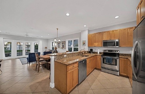 Coral Lagoon House | Professionally Decorated - Large Boat Slip - This Villa Is A Must Stay !