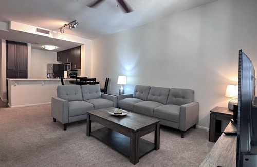 Mission Valley Apartment | Promenade Rio Vista: 1BR in Mission Valley, San Diego w/AC & Gym