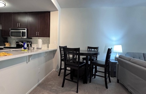 Mission Valley Apartment | Promenade Rio Vista: 1BR in Mission Valley, San Diego w/AC & Gym