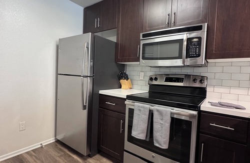 Mission Valley Apartment | Promenade Rio Vista: 1BR in Mission Valley, San Diego w/AC & Gym